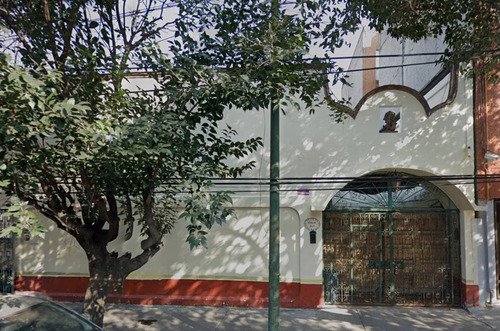 Casa Con Excelente Ubicación, En Portales, Rescate Banacrio. (a4)