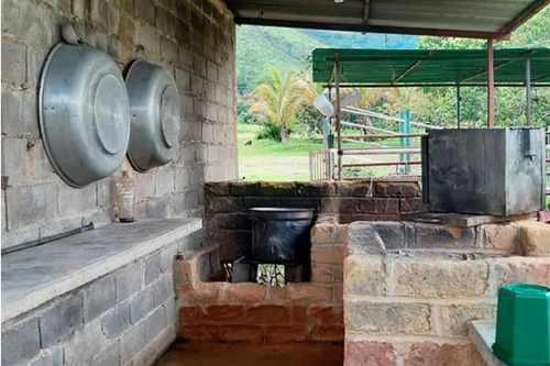 Imagen 3 de 10 de Fd Asein P1454 Vende Hermosa Finca En Chirgua Sector El Leon Municipio Bejuma Del Edo. Carabobo