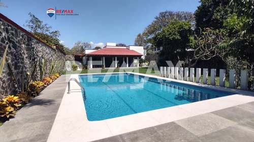 Venta De Casa En Lomas De Cuernavaca, Morelos...clave 3866