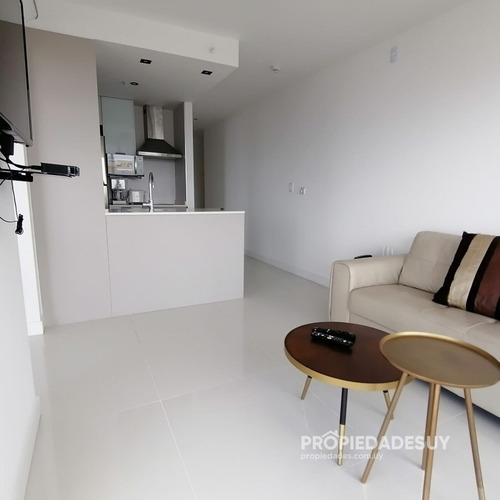 Apartamento En Venta, Piso Alto Con Vista Al Mar - Ref: 740