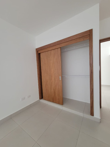 Imagen 9 de 22 de Apartamento De 3 Habitaciones En Alquiler