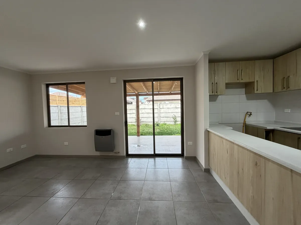 Imagen 2 de 26 de Se Arrienda Hermosa Casa En Parque San Valentin-talca
