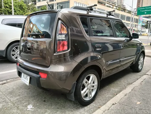 Kia Soul SOUL LX MT