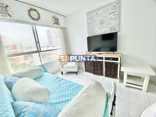 Venta, Apartamento, 2 Dormitorios Con Garaje, Península, Punta Del Este, Uruguay