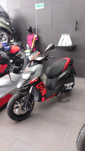 Imagen 3 de 6 de Aprilia Motard