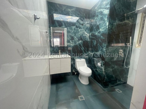 24-26608 Venta Bello Apartamento Ubicado En Santa Eduvigis,