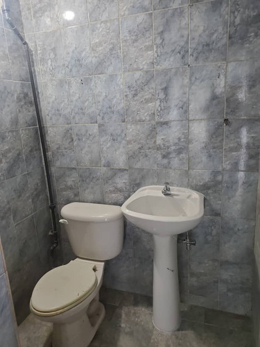 A Tan Solo 5 Minutos De Las Mercedes. Venta De Galpon Industrial En La Zona Industrial La Naya, Baruta, 980 Mts. Para Desarrollar Cualquier Industria. Cuenta Con Una Cava De Refrigeracion De 28 Mts