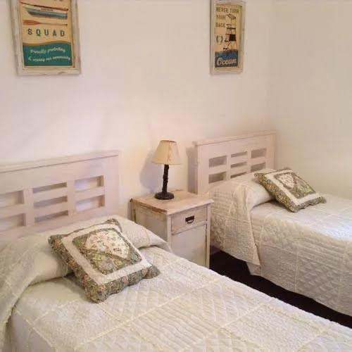 Casa En Alquiler De 4 Dormitorios C/ Cochera En Playa Mansa
