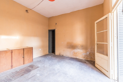 En Venta. Ph 2 Ambientes. A Reciclar. Terraza Propia.