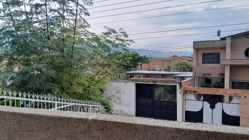 Se Vende Amplia Casa En Naguanagua Quintas Del Norte