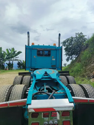 Tractocamion Kenworth T800 Modelo 2012 Color Azul Celeste,