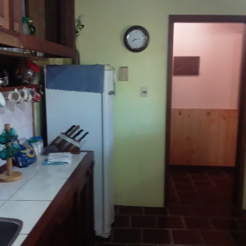 Casa Ampla, Confortável E Totalmente Equipada Para Residir O Ano Todo