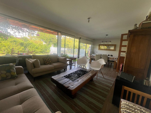 Se Vende 3d, 3b + Servicio, Piscina Y Quincho