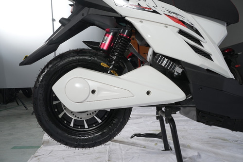 Imagen 2 de 18 de Motocicleta Electrica Ttx Motor 2000 W, Bat. Litio 72v/30 Ah