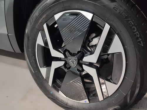 Peugeot 2008 1.0T Allure