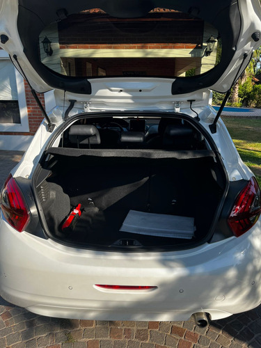 Peugeot 208 1.6 Feline
