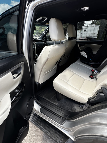 Vendo Toyota Sw4 Diamond 2023
