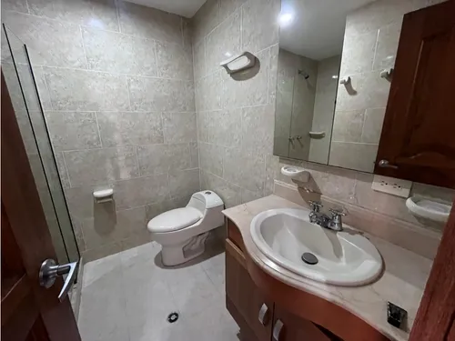 136m2 Apartamento En Laureles