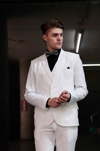 Imagen 3 de 5 de Traje Entallado Color Blanco Chaleco