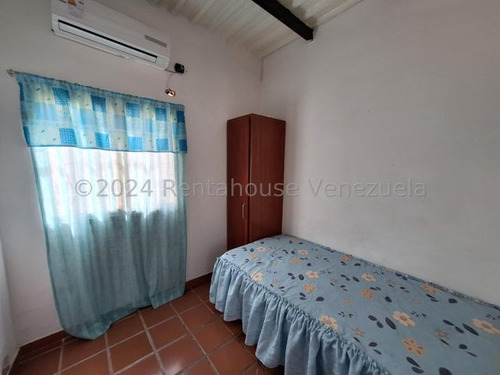 Apartamento Tipo Estudio En Alquiler Santa Rita Av Principal Baño Cocina Estacionamiento Estef 25-13994