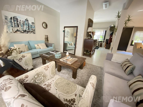 Imagen 15 de 30 de Si Amas A Tu Familia, Comprále Esta Casa Que Es Un Sueño (terraza Jardin Quincho) Devoto