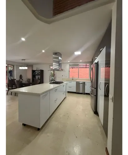 Casa Envigado Con Piscina Privada- 3alcobas-estudio- Área Total 397mt2