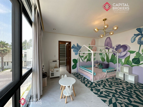 Casa En Venta De Lujo En Villa Verona Con Alberca