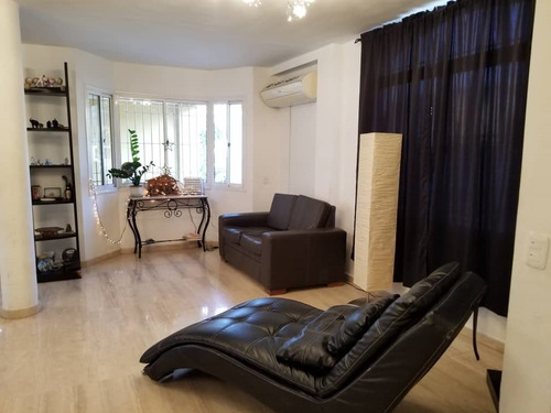 Imagen 3 de 17 de Se Vende Excelente Villa Totalmente Remodelada Tapas 04243564365