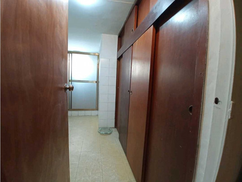 Se Vende Apartamento 254 M2 4h/3b Parque Carabobo
