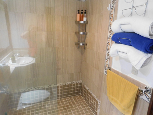 Apartamento Con Vista Al Mar, Amplia Terraza, Malecon Center