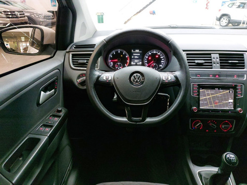Imagen 8 de 15 de Volkswagen Suran Highline