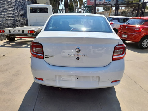 Imagen 5 de 15 de Renault Symbol Zen 2c