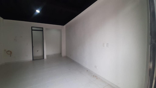 Local En Arriendo En Melgar. Cod A1038421