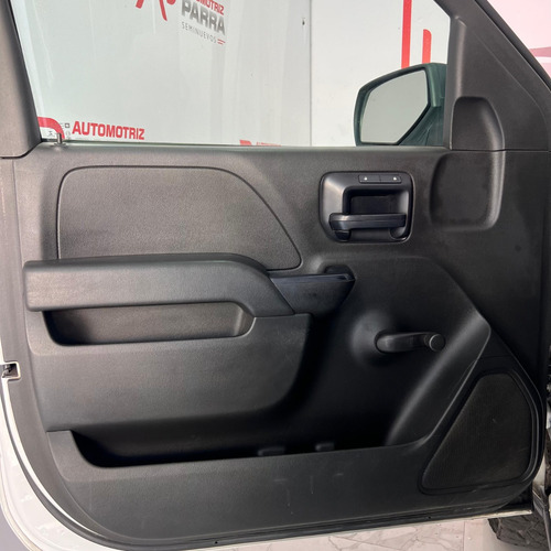 Chevrolet Silverado 2500 CAB-REGULAR 4X2
