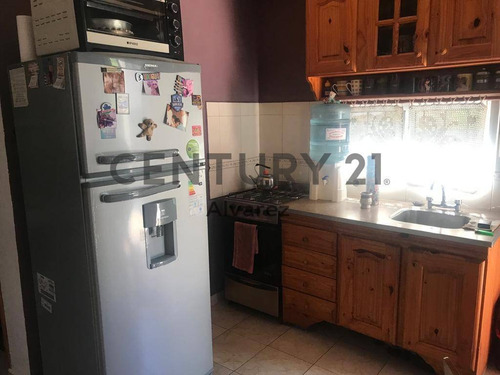 Imagen 3 de 18 de Venta De 3 Propiedades En Bloque Sobre Amplio Lote En Burzaco. 311m2