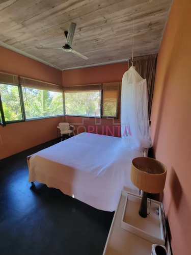 Casa En Venta De 3 Dormitorios En Santa Mónica