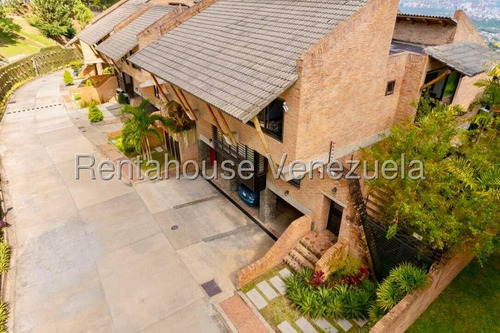Casa ( 3 Niveles / Remodelada) Venta Alto Hatillo ( Urb. La Hatillana) Mls-25-8876