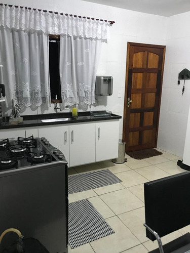 02 Casas Com 3 Quartos Cada. Garagem Coberta E Portão Auto.