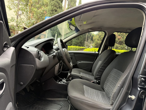 Renault Logan 1.4  No Pico Y Placa