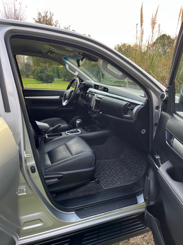 Toyota Hilux Pick-Up DC SRX 2.8