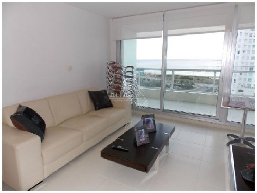 Imagen 2 de 26 de Apartamento En Venta Mansa, 2 Dormitorios, Punta Del Este
