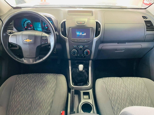 Imagem 5 de 10 de Chevrolet S10 2.4 Advantage 4x2 Cd 8v Flex 4p Manual 201...