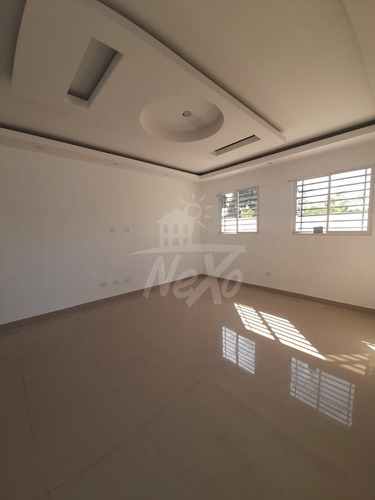 Imagen 6 de 18 de Casaen Venta A Estrenar En Residencial Cerrado, Santiago (hfc-212)