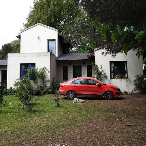 Casa En Venta - 3 Dormitorios 2 Baños - 3.108mts2 - Tandil