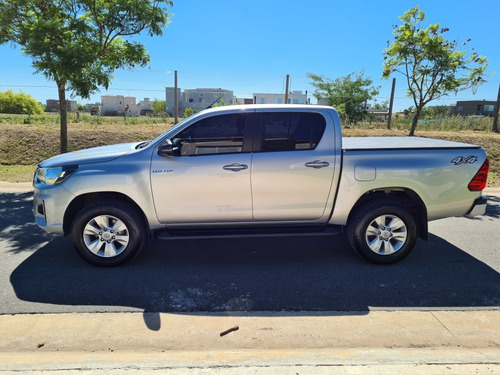 Toyota Hilux 2.8 Cd Sr 177cv 4x4 2020