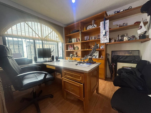 Casa En Venta, Lomas De La Hacienda, 4 Recámaras.