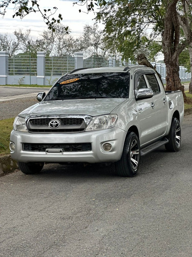 Toyota  Hilux  Bajita 4x4 