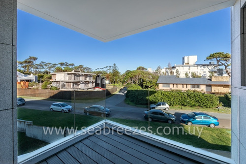 Sea Breezes - Punta Del Este - 3 Dormitorios - Excelente Ubicación Y Servicios - Ref: 269