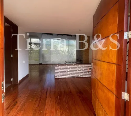 Lujosa Residencia: Confort Y Elegancia Por $13.900.000 Incluida Administración, San Simón