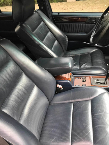 Mercedes Benz E320